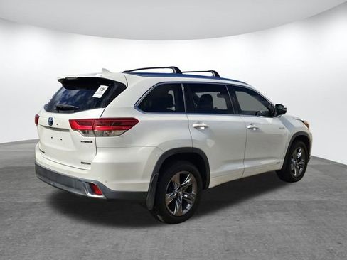 Used 2018 Toyota Highlander Limited Platinum image 4