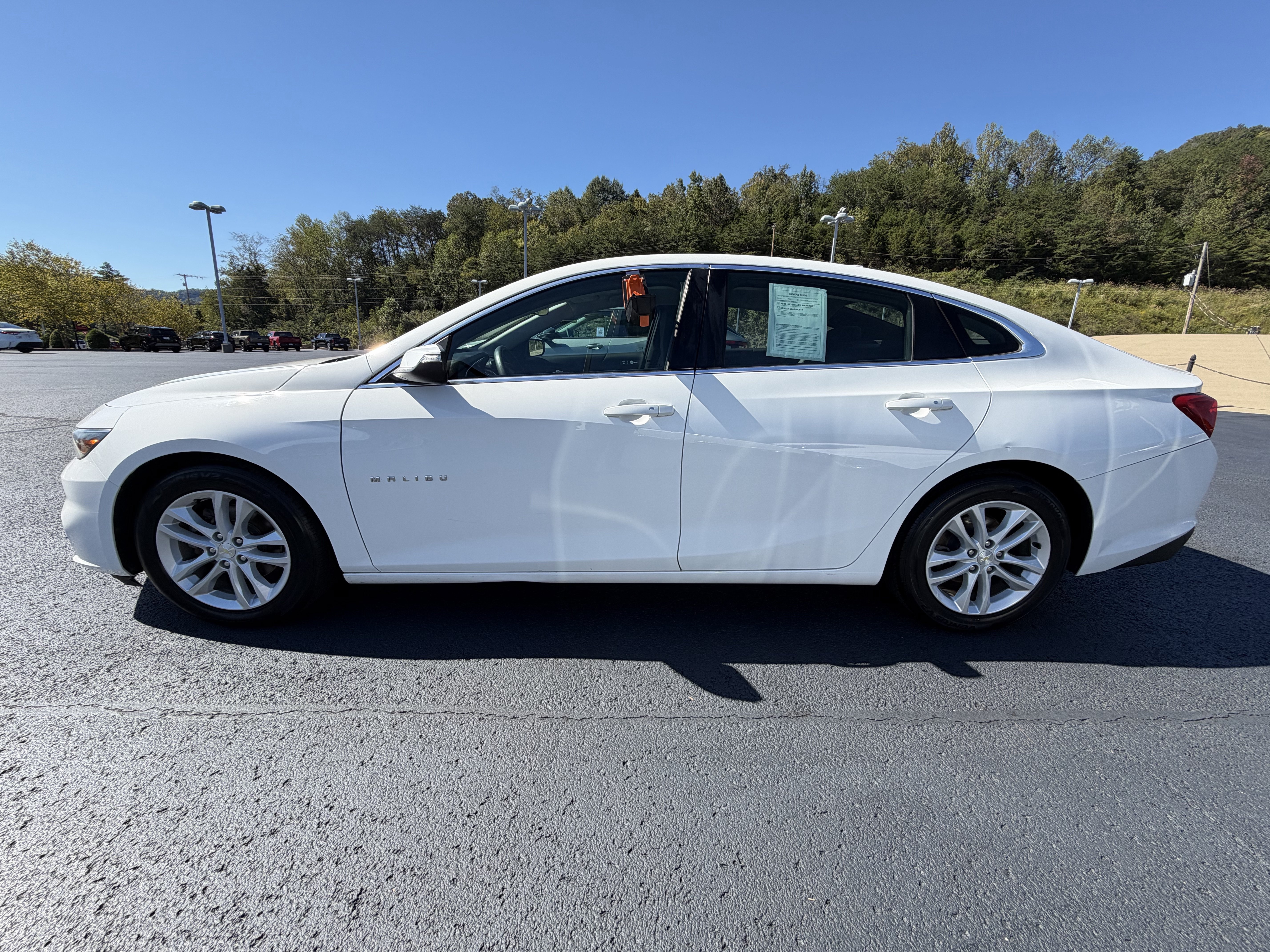 Used 2018 Chevrolet Malibu LT FWD image 9