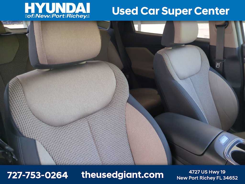 Certified 2023 Hyundai Santa Fe SEL FWD image 6