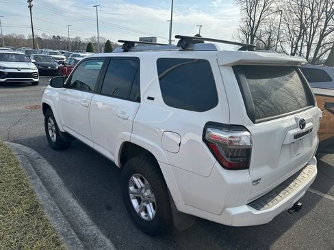 Used 2014 Toyota 4Runner SR5 Premium image 4
