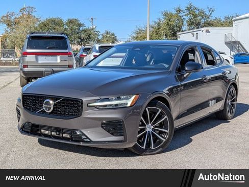 Used 2023 Volvo S60 T8 Plus image 1