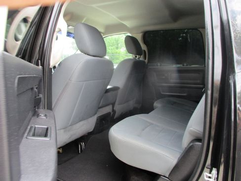 Used 2016 RAM 2500 Tradesman w/ Chrome Appearance Group AWD/4WD image 16