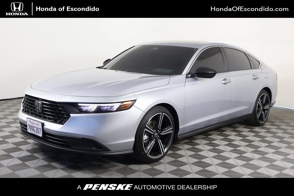 Used 2025 Honda Accord Sport image 1