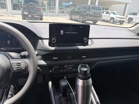 Used 2025 Honda Accord SE image 6