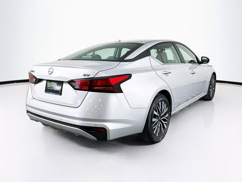 Used 2024 Nissan Altima 2.5 SV image 9