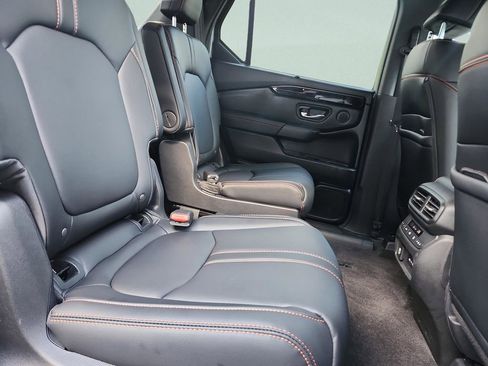 Certified 2025 Honda Pilot TrailSport image 31