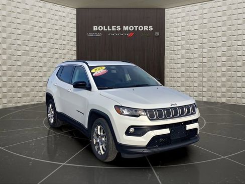 Certified 2022 Jeep Compass Latitude image 1