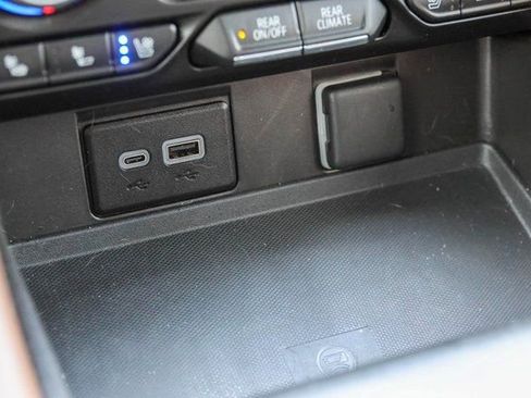 Used 2024 Chevrolet Tahoe High Country image 31