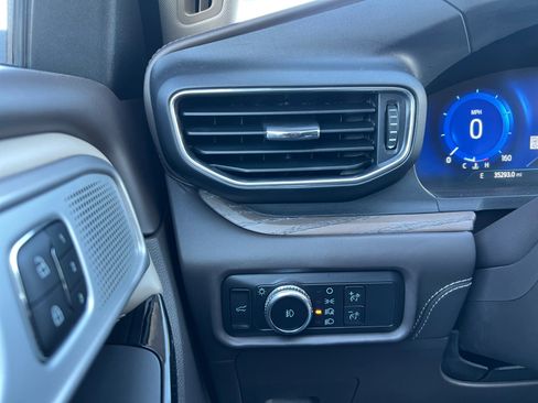 Used 2022 Ford Explorer Platinum w/ Equipment Group 601A image 20