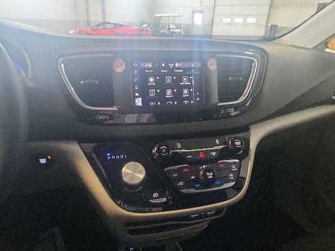 Used 2023 Chrysler Voyager LX FWD image 25