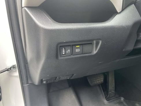 Used 2019 Toyota RAV4 XLE AWD/4WD image 22