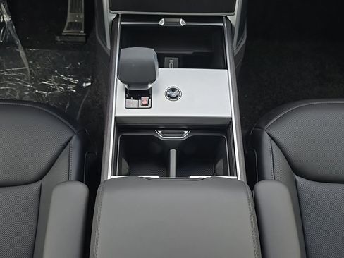 New 2026 Land Rover Range Rover Long Wheelbase SE AWD/4WD image 21
