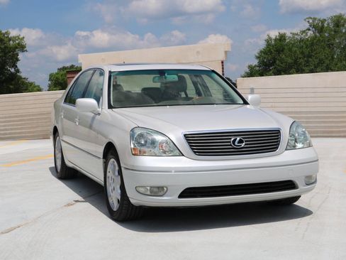 Used 2001 Lexus LS 430 RWD image 8