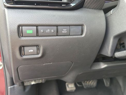 Used 2025 Nissan Sentra SV FWD image 19