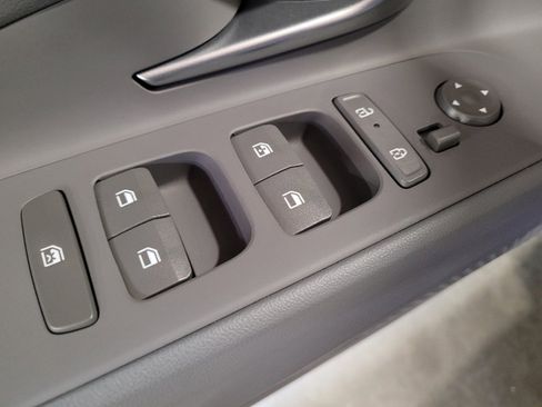 Used 2024 Hyundai Elantra Blue image 27