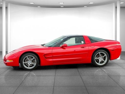 Used 2001 Chevrolet Corvette Coupe w/ Preferred Equipment Group2 image 4