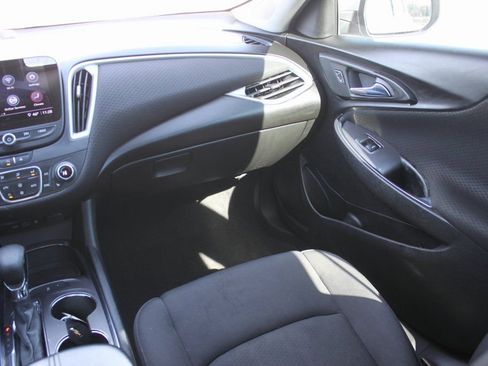 Used 2022 Chevrolet Malibu LT image 7