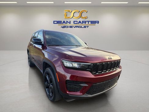 Used 2023 Jeep Grand Cherokee Altitude image 10