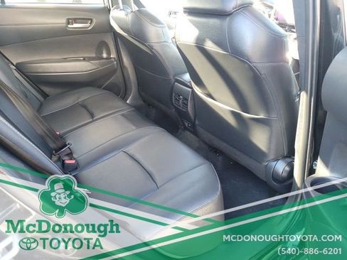 Certified 2024 Toyota Corolla Cross XLE image 21