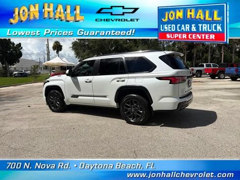 Used 2025 Toyota Sequoia Platinum AWD/4WD image 6