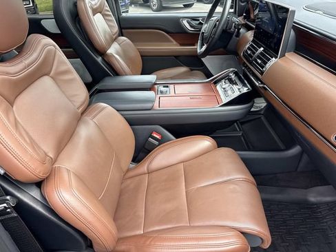 Certified 2024 Lincoln Navigator Reserve AWD/4WD image 24