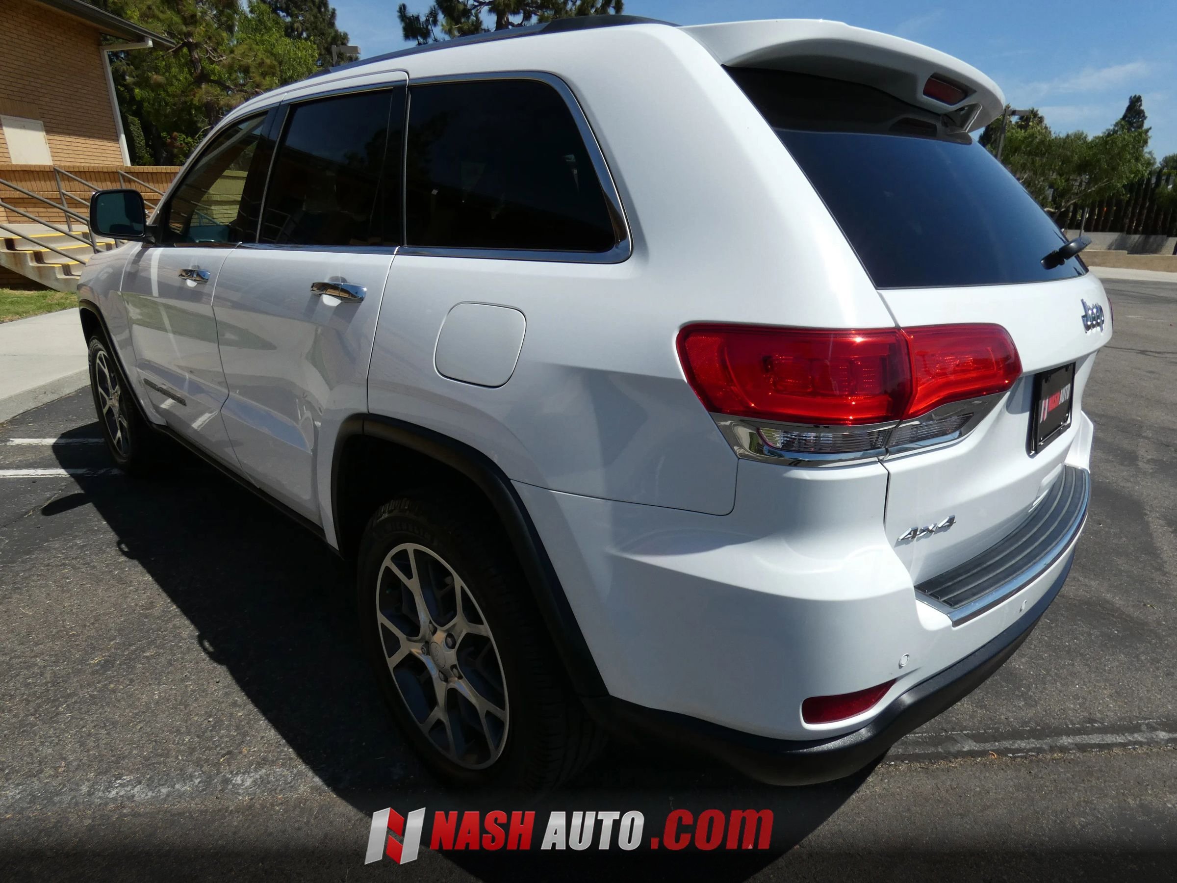 Used 2019 Jeep Grand Cherokee Limited w/ Luxury Group II AWD/4WD image 12