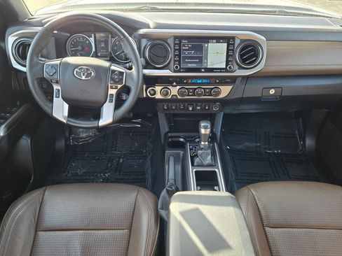 Used 2022 Toyota Tacoma Limited image 16