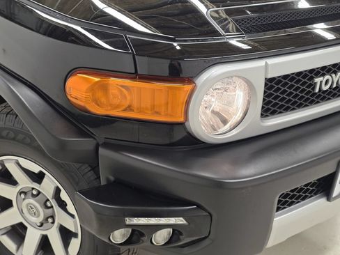 Used 2014 Toyota FJ Cruiser 4WD w/ Upgrade Package image 46