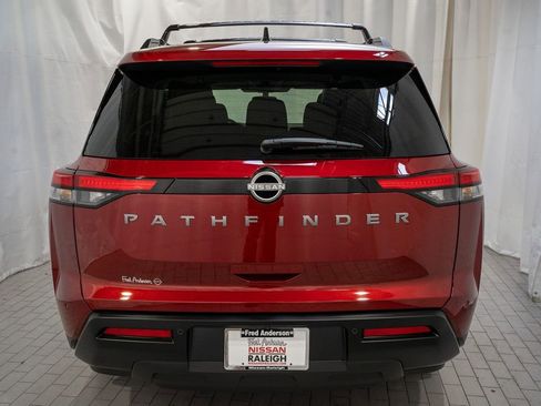 New 2026 Nissan Pathfinder SV image 5