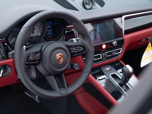 New 2026 Porsche Macan S image 21