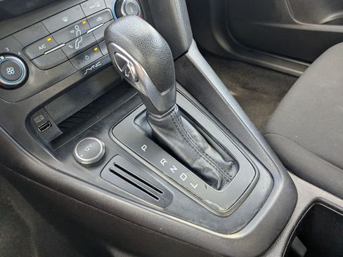 Used 2017 Ford Focus SE FWD image 26