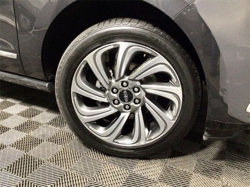 Used 2023 Lincoln Navigator Reserve image 34