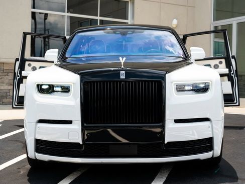 Used 2019 Rolls-Royce Phantom Sedan RWD image 4