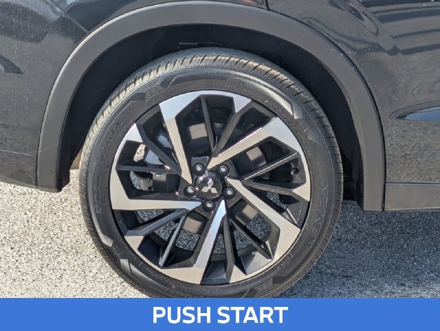 Used 2024 Mitsubishi Outlander SEL FWD image 12