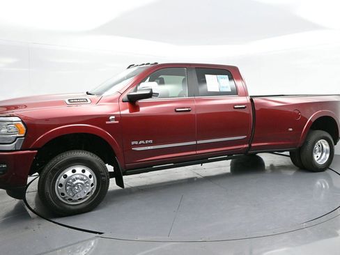 Used 2022 RAM 3500 Limited w/ Body Color Bumper Group image 4
