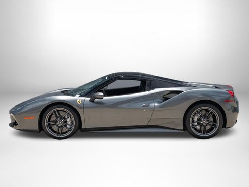 Used 2017 Ferrari 488 Spider RWD image 3