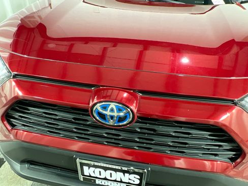 Used 2024 Toyota RAV4 XLE w/ Convenience Package image 12