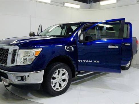 Used 2017 Nissan Titan SV RWD image 30