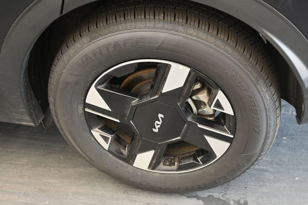 Used 2026 Kia Sportage LX FWD image 13