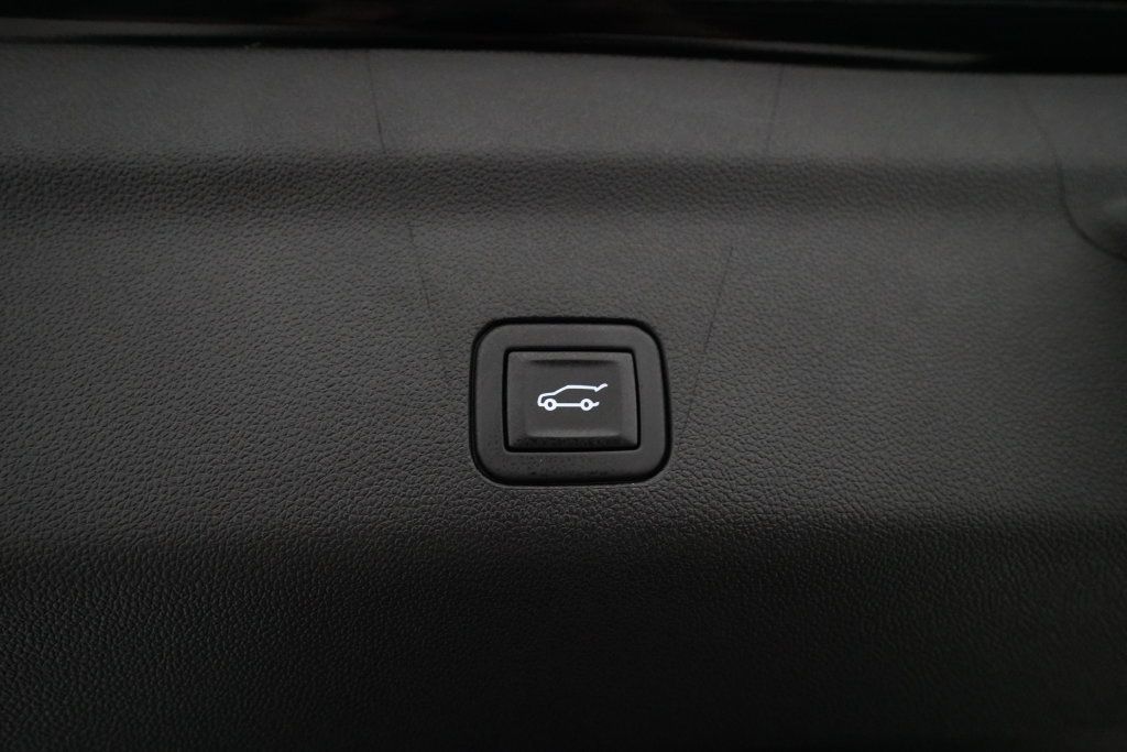 Used 2023 GMC Yukon Denali w/ Max Trailering Package AWD/4WD image 15
