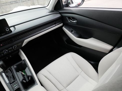 Certified 2023 Honda Accord LX image 11