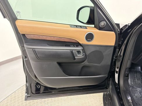 Used 2023 Land Rover Discovery Metropolitan Edition AWD/4WD image 20