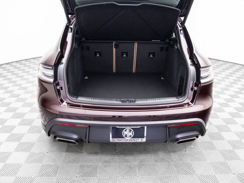 New 2026 Porsche Macan image 29