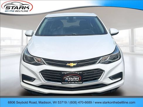 Used 2018 Chevrolet Cruze Premier FWD image 2