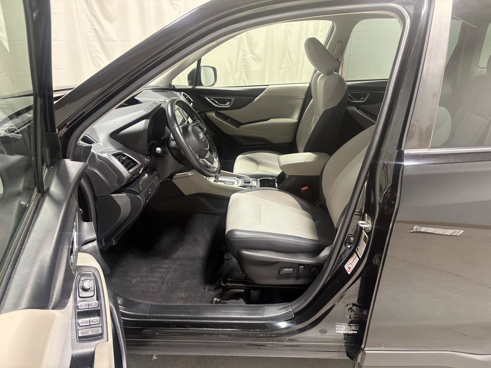 Used 2020 Subaru Forester Premium AWD/4WD image 2