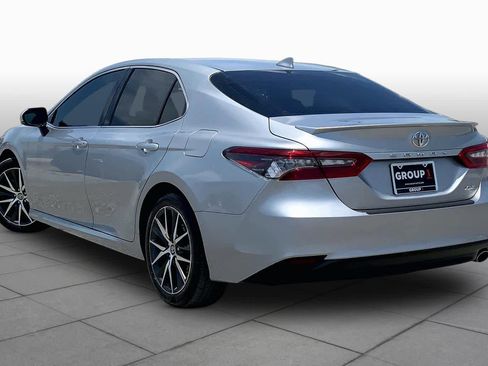 Used 2022 Toyota Camry XLE FWD image 12