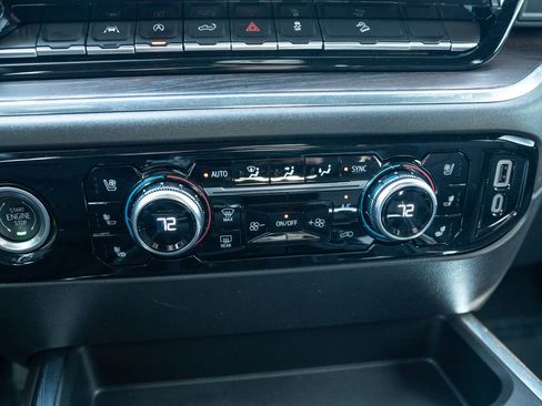 Used 2024 GMC Sierra 1500 SLT image 35