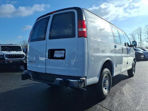 Used 2024 GMC Savana 2500 w/ Driver Convenience Package image 16