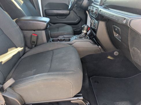 Used 2019 Jeep Wrangler Unlimited Sport S AWD/4WD image 24