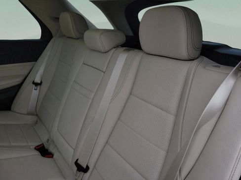 Used 2022 Mercedes-Benz GLE 350 4MATIC image 9